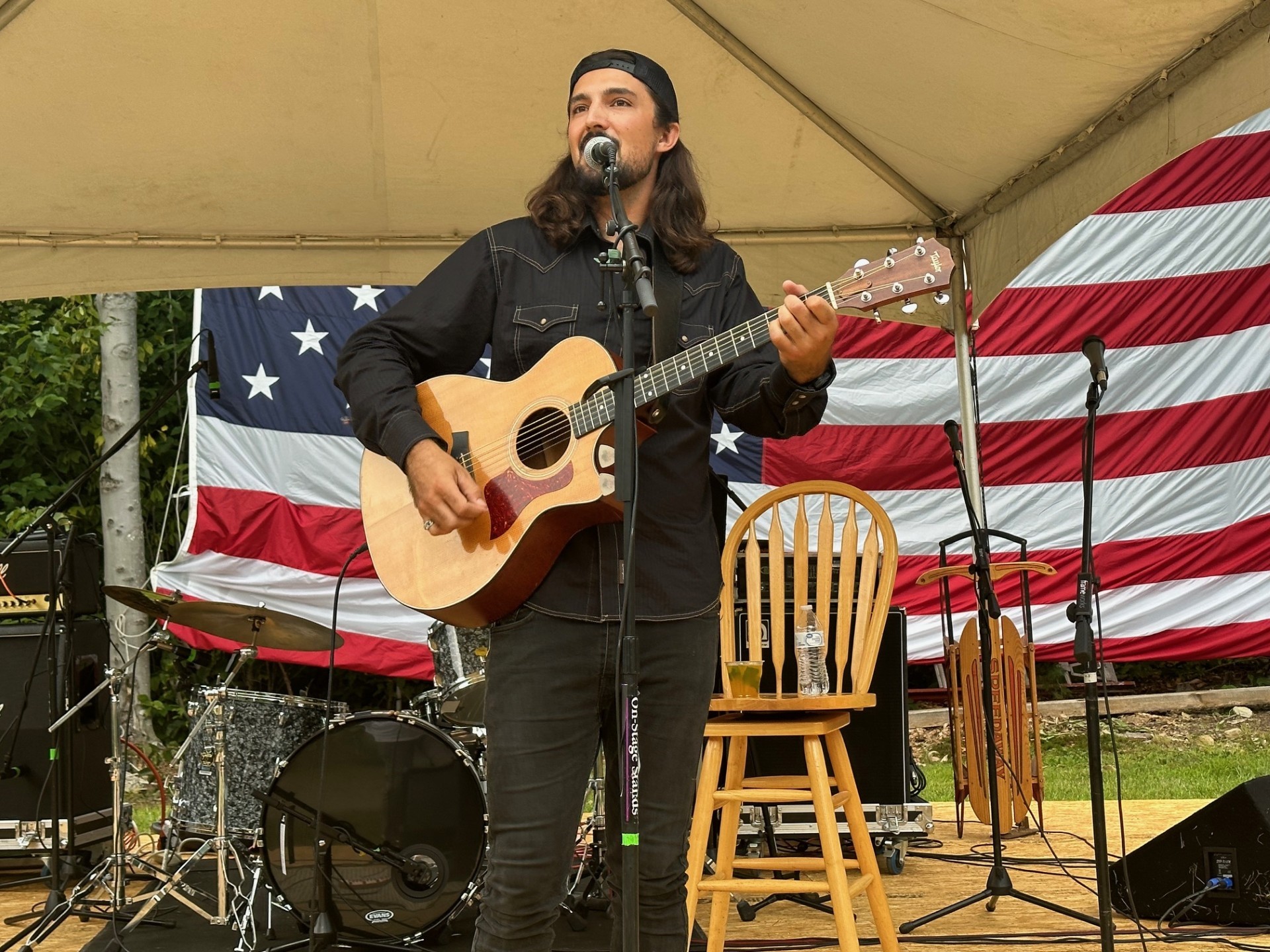 Willy Chas playing he guitar